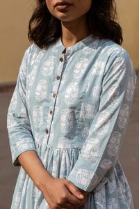 Robe Ellora imprimée à la main, en coton bohème, décontractée, pour les vacances, été, bleu et blanc, pour femmes - Product Image 4