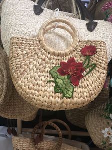 กระเป๋าถือสานลายดอกไม้คุณภาพสูงจากผักตบชวา สำหรับผู้หญิง งานฝีมือรักษ์โลก ผลิตในเวียดนาม - Product Image 5