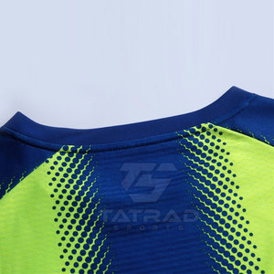 Tenue de football fabriquée au Pakistan, kit uniforme de sport, couleur personnalisée, haute qualité, respirante, séchage rapide, légère, imprimée - Product Image 3