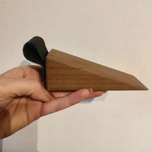 Butée de porte en bois artisanale avec finition à grain naturel, cale anti-rayures pour une décoration élégante de la maison, du bureau, de l'hôtel, de l'entrée - Product Image 5