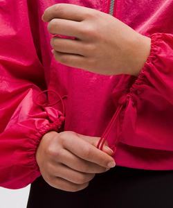 เสื้อแจ็คเก็ตวินด์เบรกเกอร์แบบมีฮู้ดสำหรับผู้หญิง ผ้าไนลอนพิมพ์ลาย สีพื้น สไตล์ฮิปฮอป สตรีทแวร์ ปกเสื้อพับได้ - Product Image 4