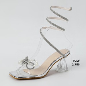 รองเท้าส้นสูงประดับมุกและคริสตัลรูปโบว์ ส้นแก้วไวน์ - Product Image 5