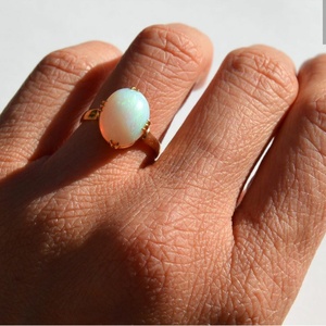 Bague en or 18 carats avec opale ovale multiforme, bague de fiançailles en opale, diamant, occasion mariage, vendeur indien, pierre précieuse - Product Image 2