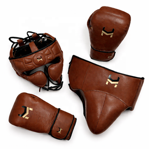 Equipo de Entrenamiento de Kickboxing de Primera Calidad Hecho a Medida, Conjunto de Sparring de Boxeo Gris Hit N Move - Guantes - Protector de Cabeza - Protector Inguinal - Kit - Product Image 2