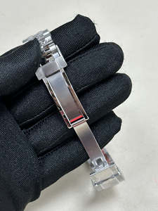 Nouvelle montre mécanique à double fuseau horaire en acier inoxydable 904L 2025 avec cadran bleu glacé et design étanche à cinq perles - Product Image 3