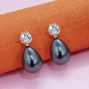 Pendientes de tuerca de piedra austriaca blanca Kriaa con diseño religioso de moda chapado en oro para fiesta o regalo 1312879B - Product Image 1