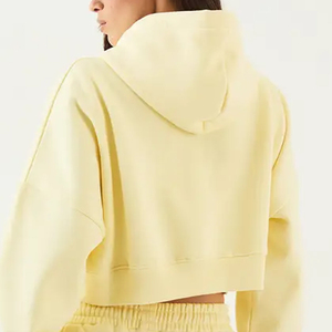Hoodie pour femme au design fluide et sans effort, finition lisse, essentiel pour l'hiver, logo personnalisable et manches longues, design 2026 - Product Image 6