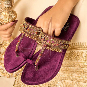 Kolhapuri en velours imprimé fait main, antidérapant, tendance mode, personnalisable, meilleure qualité, marque privée - Product Image 2