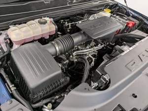 Impressionnant RAM 1500 Tradesman Crew Cab 4WD 2024 d'occasion en parfait état avec faible kilométrage en stock, proposé à un prix incroyable - Product Image 4