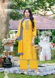Listo para damas Heavy Rayon con bordado y trabajo hecho a mano Kurti - Product Image 6