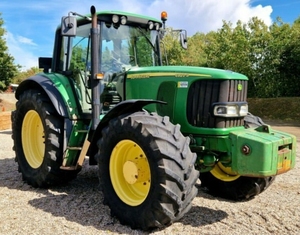 Tractor Agrícola John Deere 2023 de 90HP, 4x4, con Motor Diésel - Product Image 4