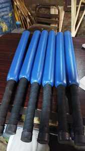 EVI EVI1545 Bastones Deportivos Acolchados de Cuero PU Suave para Entrenamiento de Artes Marciales, Azul, Logotipo Personalizado, Tamaños 57/65/70 CM, Pakistán en Oferta - Product Image 6