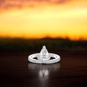 1.40กะรัต F-G/VS Lab Grown (Centre 1.00CT) Pear & รอบตัดเพชรแหวนหมั้นทำในทองคำขาวสำหรับเธอ - Product Image 2