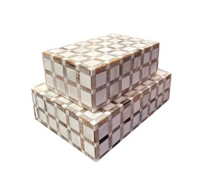 Caja Decorativa India con Incrustaciones de Cuerno, Elegante y Moderna, Hecha a Mano, para Decoración del Hogar y Vajilla en Tiendas - Product Image 3