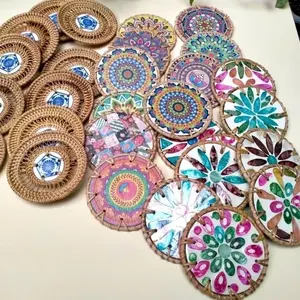 VENTA CALIENTE Bandeja de ratán redonda tejida con Incrustaciones de nácar y asas - Product Image 1