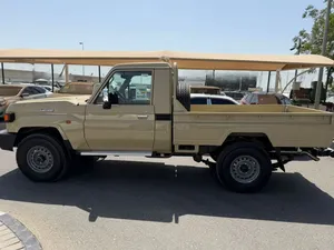 MEILLEURE OFFRE LANDCRUISERS LC79 SC 4.0 AT BASIC OMANI 4x4 EN PARFAIT ÉTAT DE FONCTIONNEMENT, PROPRE ET EXCELLENT ÉTAT, PRÊT À L'EXPORTATION - Product Image 5