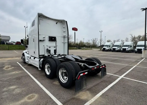 Camión con Camarote Convencional Usado 2022 2023 2024 PETERBILT 579 Camión Semi con Camarote - Product Image 4