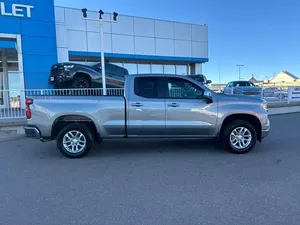 CHEVROLET SILVERADO 1500 LT 2023 USADO, Volante a la Izquierda/Derecha - Product Image 2