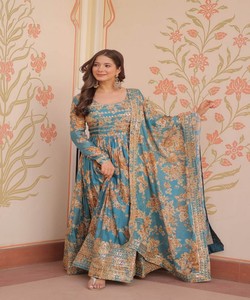 VESTIDO DE TRABAJO DE SECUENCIA BORDADA CON IMPRESIÓN DIGITAL DE SECUENCIA DE DISEÑADOR RUSO DUPATTA DESPIECE DE FIESTA PRECIO AL POR MAYOR ROPA ÉTNICA LAVABLE - Product Image 6