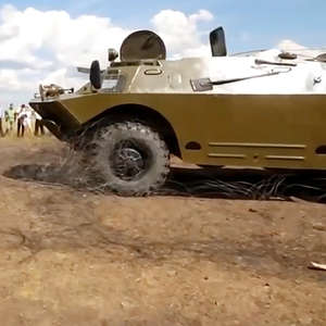 Filet <span class=keywords><strong>de</strong></span> barrière <span class=keywords><strong>de</strong></span> réservoir en acier au carbone russe personnalisé pour réservoir Tracks Wound Battlefild Piège à mailles en acier galvanisé pour réservoir - Product Image 4