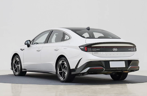 Sedán Premium 2024 con Motor 1.5T, Volante a la Izquierda, 5 Plazas, Techo Solar Eléctrico, Pantalla Táctil LCD de 12.3 Pulgadas, Alto Rendimiento y Eficiencia de Combustible - Product Image 5