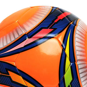 Ballon de football professionnel de haute qualité en PU cousu à la main taille 5 Logo personnalisé matériau PVC pour l'entraînement sportif - Product Image 4
