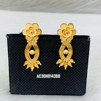 Ensemble collier et boucles d'oreilles pour femmes de tous types, en laiton plaqué or 24 carats, nouveau design, style classique, motif floral tendance, chaîne en boîte