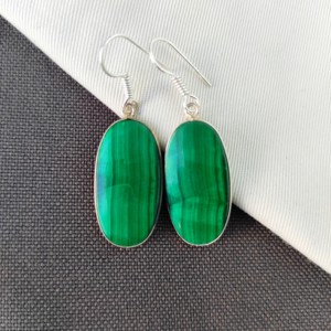 Boucles d'oreilles en laiton malachite, légères, épaisses, pour femmes, couleur verte, fils d'oreille en spirale pour anniversaires - Product Image 2