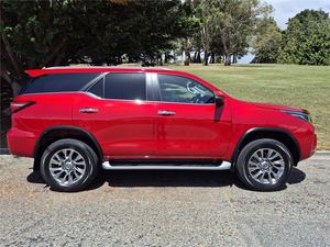 ÚLTIMO MODELO: <span class=keywords><strong>Toyota</strong></span> <span class=keywords><strong>Fortuner</strong></span> Limited 2.8DT 6AT 4WD SUV 2022 Usado, Limpio. Envío a Todo el Mundo. - Product Image 6