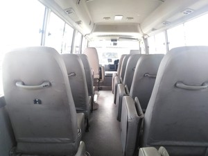 ฮีโน่ ลีสเซ่ 2 ปี 2020 เครื่องยนต์ 4.0 ลิตร ภายในหุ้มหนังสีเข้ม ขับเคลื่อนสี่ล้อ ระบบไฮบริดไฟฟ้า รถ SUV พร้อมแร็คหลังคาอะลูมิเนียมอัลลอย - Product Image 6