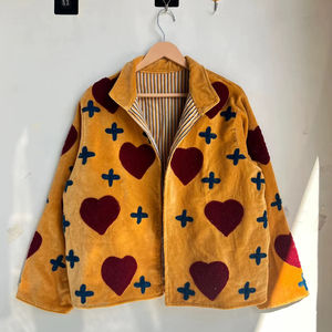 Veste en velours brodée de cœurs, faite à la main, matelassée, manteau d'hiver réversible, vintage, unisexe, bohème, vêtement d'extérieur, cadeau pour elle - Product Image 1
