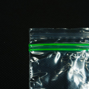 Sac à fermeture éclair imprimé personnalisé en PEBD Emballage en plastique écologique pour les commerces alimentaires Logo personnalisé Couverts jetables du Viet Nam - Product Image 4