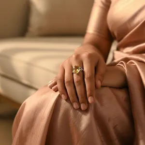 Anillo de Joyería Fina de Plata 925 con Citrino y Baño de Rodio Geométrico para Mujer - Product Image 1