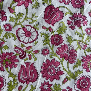 Tela de Algodón Estampada a Mano con Diseño Floral Magenta Blanco, Diseño Botánico Clásico Indo-Europeo - Product Image 2