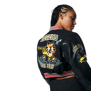 Veste en cuir universitaire personnalisée pour femme avec manteau Letterman court en polaire pour manteau d'hiver pour femme - Product Image 3