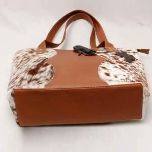 กระเป๋าหนังวัวแท้สไตล์ใหม่ปี 2026 สำหรับผู้หญิง คุณภาพสูง ออกแบบเองได้ แฟชั่นสำหรับสาวๆ กระเป๋าถือหนังวัว - Product Image 2