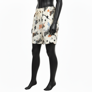 กางเกงขาสั้นผู้หญิงผ้าไนลอนผสมสแปนเด็กซ์เนื้อนุ่ม 200 GSM สีขาวพื้น ลายพิมพ์ทั่วตัว พร้อมสกรีนโลโก้ตามสั่ง - Product Image 4