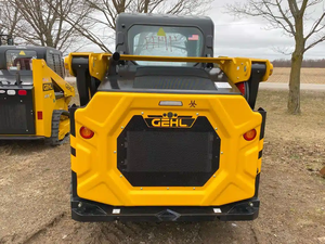Gehl VT210 Track Loader Yellow Crawler Skid Steer Loader With Bucket Attachment - Product Image 5