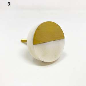 Tiradores y pomos de latón de diseño para cajones y gabinetes, ideales para dormitorios elegantes, armarios, cocinas y uso hotelero en India. - Product Image 1