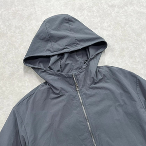 Chaquetas OEM para hombre con cremallera diseñada ropa de calle liso bolsillos sólidos sudaderas con capucha para hombre y sudadera chándal para hombre - Product Image 3