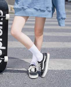 Ensemble de 5 paires de chaussettes athlétiques décontractées pour femmes en coton fin léger avec 88% coton 8% polyester 4% spandex pour une utilisation en salle de sport - Product Image 2