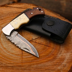 Cuchillo plegable de cobre Damasco con bolsillo con mango de madera Pakka y cuchillo coleccionable mejor para minoristas - Product Image 4