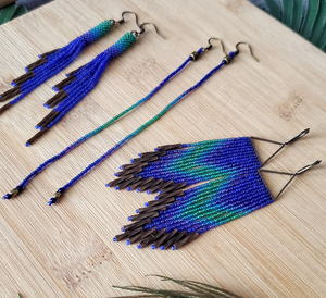 ต่างหูพู่ห้อยคุณภาพพรีเมียม - สีทอง - พู่ห้อยยาวประดับลูกปัดลายขนนกยูง - Product Image 2