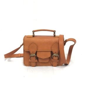 Hot Promo The Camden Classic Structured Caramel Leather Crossbody Satchel con diseño de doble hebilla hecho a mano de Indonesia - Product Image 6