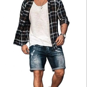 กางเกงยีนส์ขาสั้นปักลายดอกซากุระสำหรับผู้ชายฤดูร้อนปี 2026 ดีไซน์เจาะรู แฟชั่นลำลองทรงเข้ารูป - Product Image 1