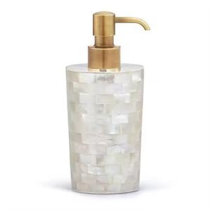 Dispensador de loción en cobre con acabado de chocolate antiguo Perfecto para accesorios de baño elegantes y botella de jabón líquido - Product Image 3