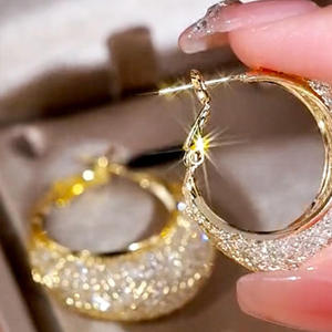 Boucles d'oreilles créoles de luxe unisexe en or massif 14 carats, diamant de laboratoire taille brillant vintage certifié IGI, bijoux pour mariage et anniversaire - Product Image 3