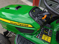Tractor cortacésped diésel John Deere X794 con dirección en las 4 ruedas y sistema de recogida de césped de 3 bolsas Power Flow