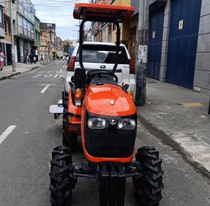 Tracteur à roues 70 CV, machine agricole avec boîte de vitesses. - Product Image 1