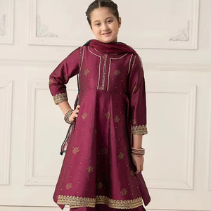 Robe de soirée pakistanaise pour enfants avec Tilla Work et Cape élégante Dupatta pour les fonctions Mehndi et Eid - Product Image 1